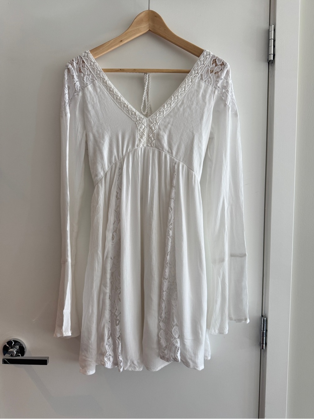 Abercrombie & Fitch White Lace Bohemian Style Dress